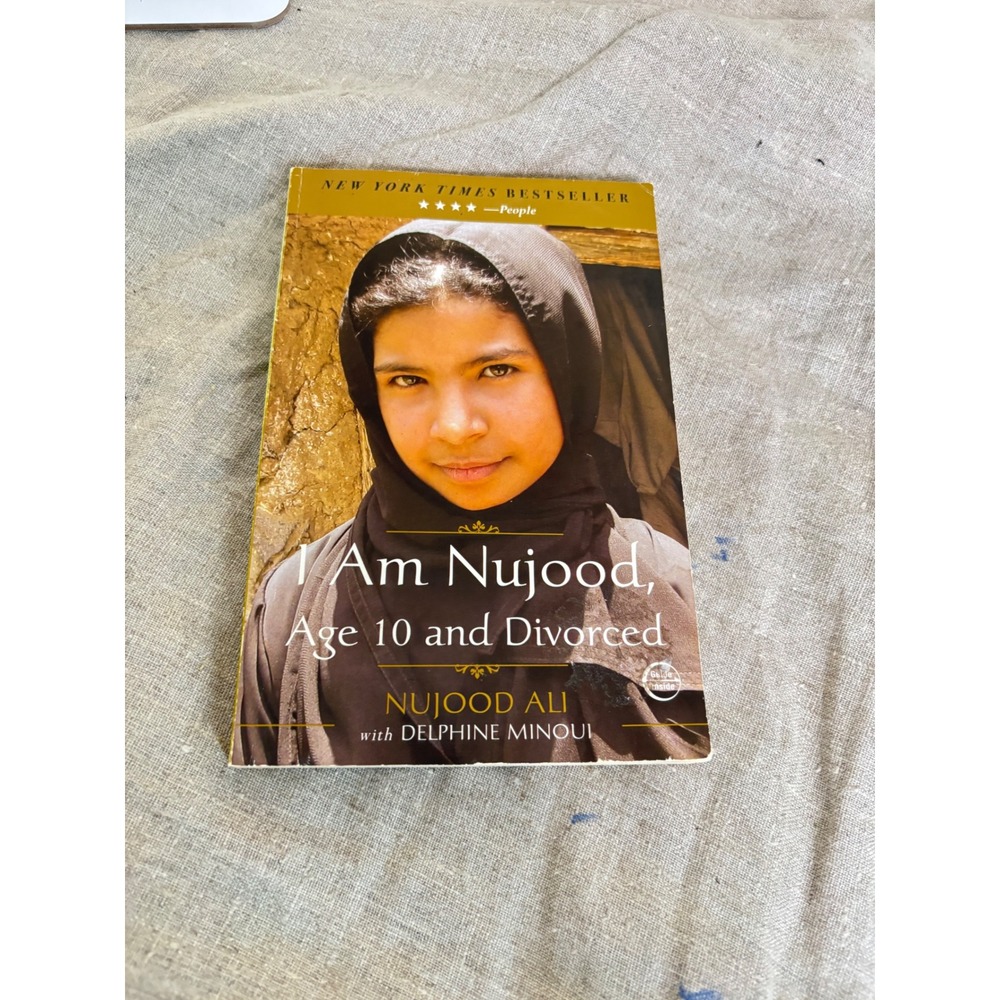 I Am Nujood Age 10 and Divorced Nujood Ali Paperback Memoir 9780307589675